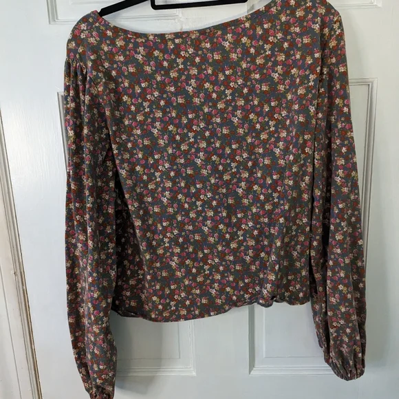 So Cropped Floral 3x Tie Top - Picture 7 of 8
